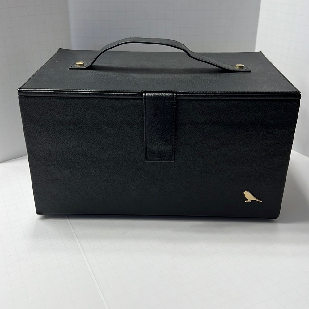 Kestrel Large Faux Leather Makeup Box